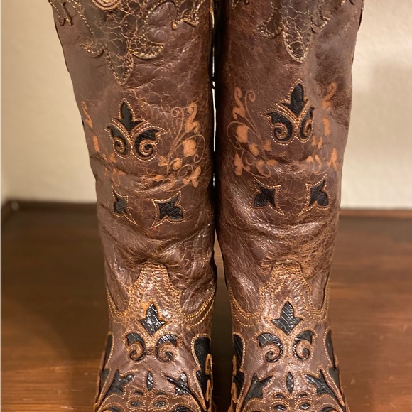 Corral Western Boots.  Beautiful black cutouts. - Picture 11 of 13